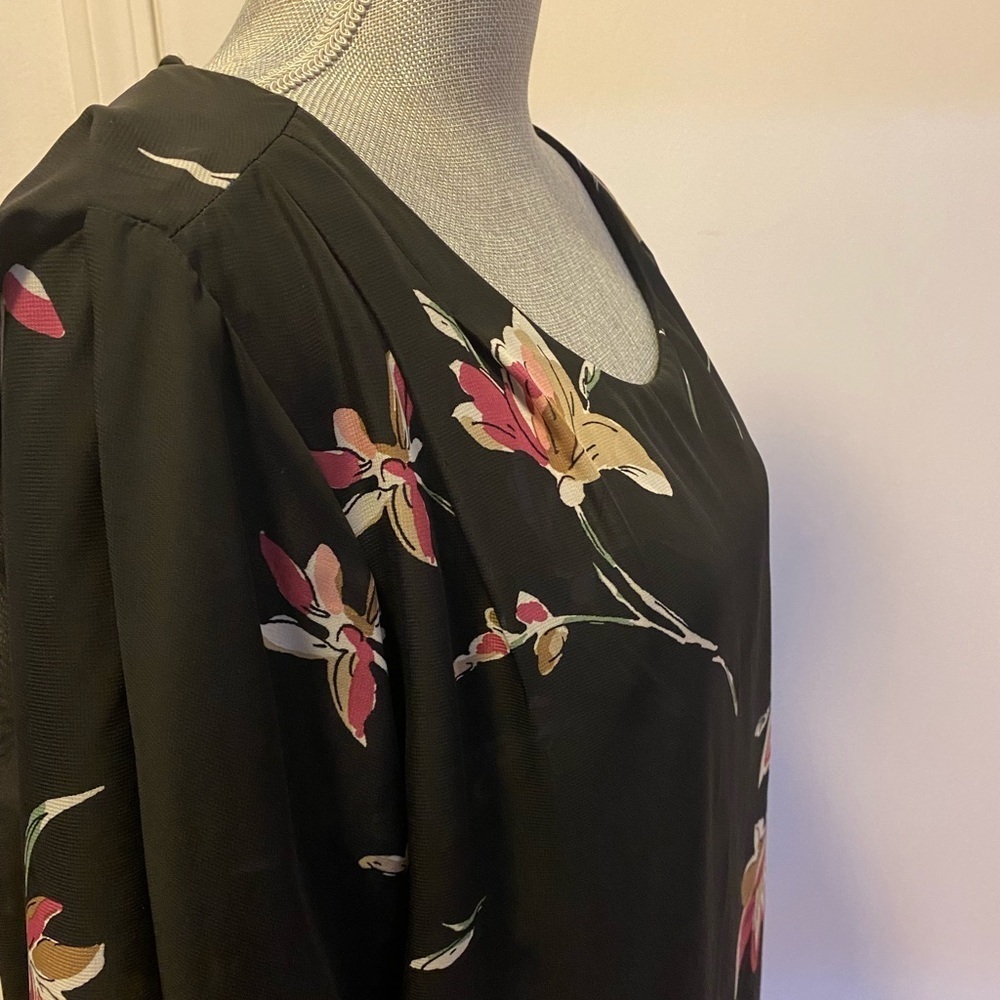 AGB Black Floral Tiered Blouse, Size 1X - Picture 3 of 6